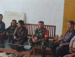 Anggota Koramil Sukagumiwang Komsos Bersama Masyarakat Desa Cadangpinggan