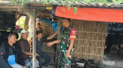 Jalin Kedekatan dengan Warga, Babinsa Karangampel Komsos Bersama Pedagang Pasar