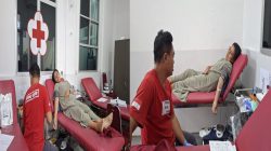 Polwan Ditpolairud Polda Sulut Donorkan Darah untuk Bantu Istri Jurnalis di Bitung