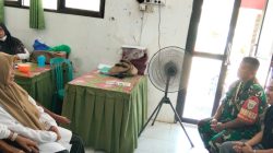 Perkuat Keamanan Lingkungan,Anggota Koramil Indramayu Ajak Warga Bojongsari Waspadai Geng Motor