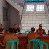 Komsos di Desa Sukagumiwang, Babinsa Perkuat Kedekatan TNI dengan Masyarakat