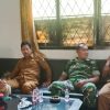 Komsos di Gunungsari,Anggota Koramil Sukagumiwang Dorong Warga Peduli Lingkungan dan Dukung Pertanian