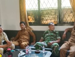 Komsos di Gunungsari,Anggota Koramil Sukagumiwang Dorong Warga Peduli Lingkungan dan Dukung Pertanian