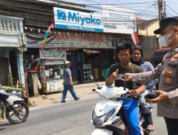 Polsek Rumpin Bergerak Cepat, Masker Dibagikan untuk Lindungi Warga dari Potensi Abu Vulkanik