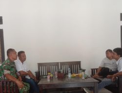 Babinsa Gunungsari Perkuat Komsos, Ajak Warga Peduli Lingkungan dan Dukung Pertanian