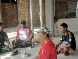 Komsos Anggota Koramil Sukagumiwang Perkuat Silaturahmi dengan Warga dan Petani Cadangpinggan
