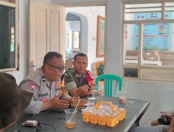Komsos di Desa Pekandangan, Babinsa Koramil 1601/Indramayu Dorong Generasi Muda Berkualitas