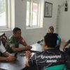 Komsos di Karangampel, Babinsa Ajak Perangkat Desa Perkuat Kerukunan dan Kewaspadaan Lingkungan