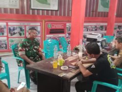 Komsos di Telukagung, Babinsa Perkuat Sinergi Desa dan Ajak Orang Tua Awasi Pergaulan Anak