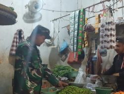 Pantau Harga Sembako di Tulungagung, Babinsa Catat Pergerakan Harga Kebutuhan Pokok