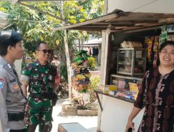 Komsos di Tegalurung, Babinsa Indramayu Ingatkan Warga Waspadai Ancaman Kebakaran