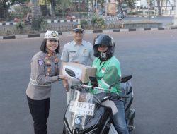 Polres Bitung Bagikan Helm dan Sembako dalam Peringatan HUT Lalu Lintas ke-71