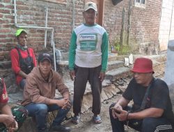 Komsos Bersama Warga Peinggacala, Babinsa Tekankan Kepedulian Lingkungan dan Kondusivitas
