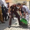 Kejari Bitung Musnahkan Barang Bukti 39 Perkara yang Telah Berkekuatan Hukum Tetap