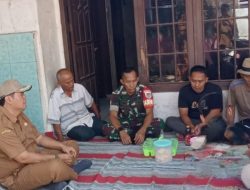 Komsos Bersama Warga Mundu, Babinsa Ajak Masyarakat Jaga Kamtibmas dan Utamakan Musyawarah