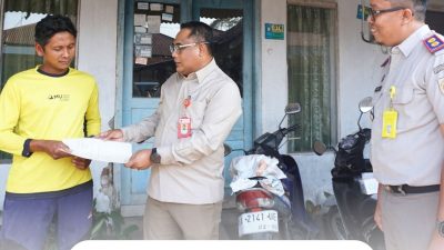ATR/BPN Antar Sertipikat PTSL Langsung ke Rumah Warga Mungseng