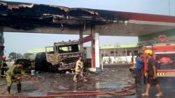 Grand Livina Terbakar Saat Isi Pertalite, Api Menjalar ke Truk Trailer di SPBU Tulungagung