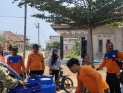 Air Bersih Disalurkan ke Blok Karang Baru, 23 KK Warga Limbangan Terima Bantuan