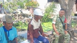 Komsos Bersama Warga Tambak,Anggota Koramil Indramayu Ingatkan Kamtibmas hingga Bahaya Judol