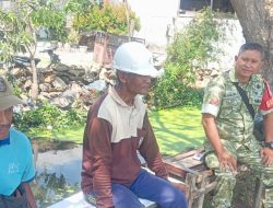 Komsos Bersama Warga Tambak,Anggota Koramil Indramayu Ingatkan Kamtibmas hingga Bahaya Judol