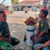 Komsos di Pasar Tradisional, Babinsa Karangmalang Ajak Pedagang Jaga Kamtibmas dan Kebersihan