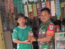 Pantau Harga Sembako, Babinsa Sukagumiwang Cek Pergerakan Harga di Pasar Tulungagung