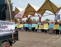 Ratusan Massa Turun ke SC Indramayu, Ada Pesan Tegas di Balik Dukungan MBG dan KDKMP