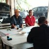 Babinsa Tanjungpura Jalin Silaturahmi dengan Pegawai Kecamatan Karangampel, Bahas Ketepatan Sasaran Bantuan Sosial
