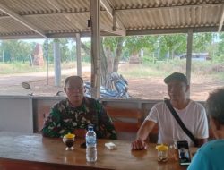Komsos di Warung Pertamina, Babinsa Koramil Sukagumiwang Bahas Keamanan dan Ketahanan Pangan