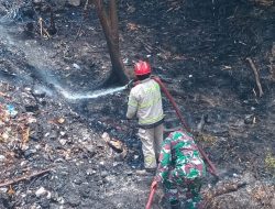 Gerak Cepat Babinsa dan Gabungan Unsur Padamkan Kebakaran Sampah di Bawah Jembatan Kali Patung
