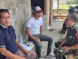 Pererat Sinergitas TNI dan Rakyat,Anggota Koramil Indramayu Komsos di Desa Tegalurung