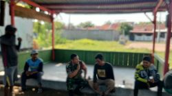Perkuat Kedekatan dengan Warga, Koptu Irawan Koramil 1601/Indramayu Ajak Masyarakat Jaga Kamtibmas dan Kebersihan Lingkungan