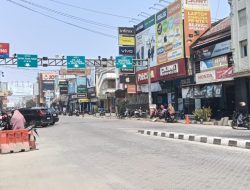 Paving Blok Jalan Tuparev Jadi Sorotan, Askun Desak Bupati Karawang Bongkar dan Kembalikan ke Aspal