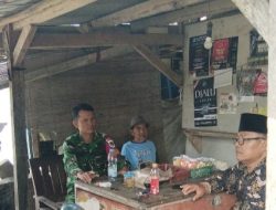 Pererat Silaturahmi,Anggota Koramil Karangampel Ajak Perangkat Desa Kaplongan Jaga Kerukunan dan Kebersihan Lingkungan