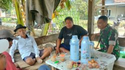 Pererat Kedekatan dengan Warga, Serka Suwarta Gelar Komsos di Tenajar Lor