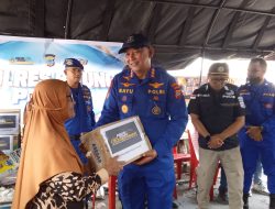 Kebakaran 19 Rumah di Pateten Satu Bitung, Ditpolairud Polda Sulut Salurkan Bantuan untuk Korban