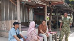 Pererat Kedekatan dengan Warga, Anggota Koramil Indramayu Gelar Komsos di Desa Gelarmandala