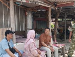 Pererat Kedekatan dengan Warga, Anggota Koramil Indramayu Gelar Komsos di Desa Gelarmandala