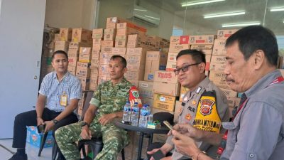 Perkuat Sinergitas TNI-Polri dan Masyarakat, Babinsa Bersama Bhabinkamtibmas Gelar Komsos di Wilayah Mundu