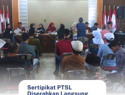 Sertipikat PTSL Diserahkan Langsung kepada Warga Bumiayu