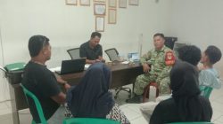 Perkuat Keamanan dan Kebersamaan, Babinsa Koramil Indramayu Komsos Bersama Warga Pabean Udik
