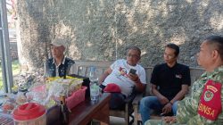 Pererat Silaturahmi dan Jaga Kondusivitas Wilayah, Anggota Koramil Indramayu Gelar Komsos di Desa Tambak