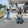 Kapolres Bitung Dorong Kursi Roda Lansia di SPKT, Wujud Nyata Humanisasi Pelayanan Polri