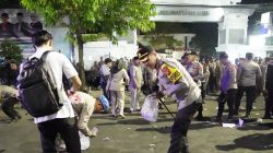 Bikin Penasaran! Usai Redakan Ketegangan Mahasiswa, Kapolres Indramayu Lakukan Aksi Tak Terduga