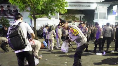 Bikin Penasaran! Usai Redakan Ketegangan Mahasiswa, Kapolres Indramayu Lakukan Aksi Tak Terduga