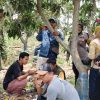 Pererat Kedekatan dengan Warga, Babinsa Indramayu Gencarkan Komsos di Desa Rawadalem