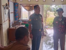 Pererat Silaturahmi dengan Warga,Babinsa Gelar Komsos di Desa Plumbon