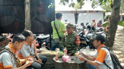 Sambangi Pengunjung dan Sales Pasar Tradisional, Babinsa Karangmalang Sampaikan Pesan Kamtibmas hingga Bahaya Judol