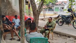 Babinsa Tanjungpura Ajak Warga Waspada Kebakaran dan Kenali Peluang Rekrutmen TNI