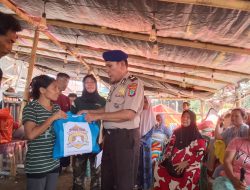 Ditpolairud Polda Sulut Salurkan Bantuan Sekolah bagi 11 Anak Korban Kebakaran di Bitung
